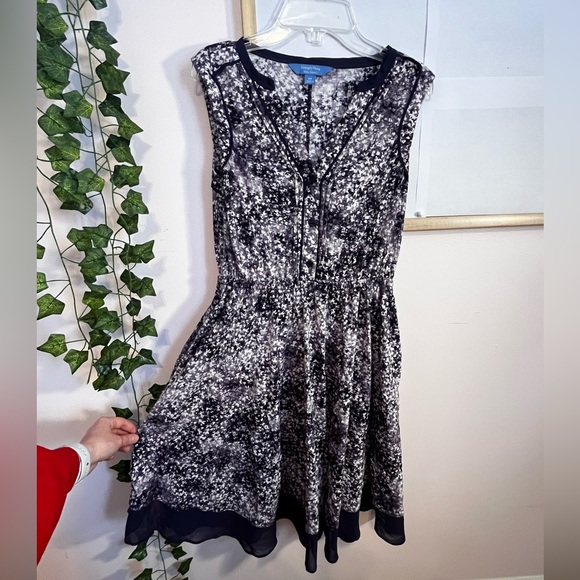 Vera Wang Sleeveless Midi Purple & White A-Line Flowered Dress - Picture 3 of 16